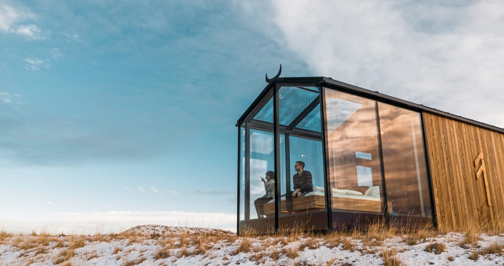Glääzy – Prefab House from Steel with Glass Walls by ÖÖD
