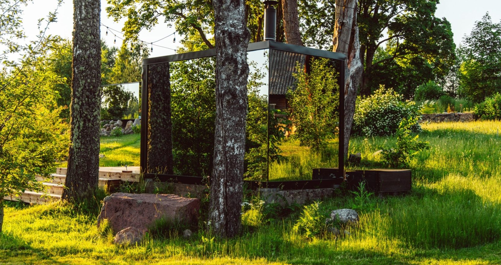 Medium – Prefab Glass Mirror Sauna by ÖÖD