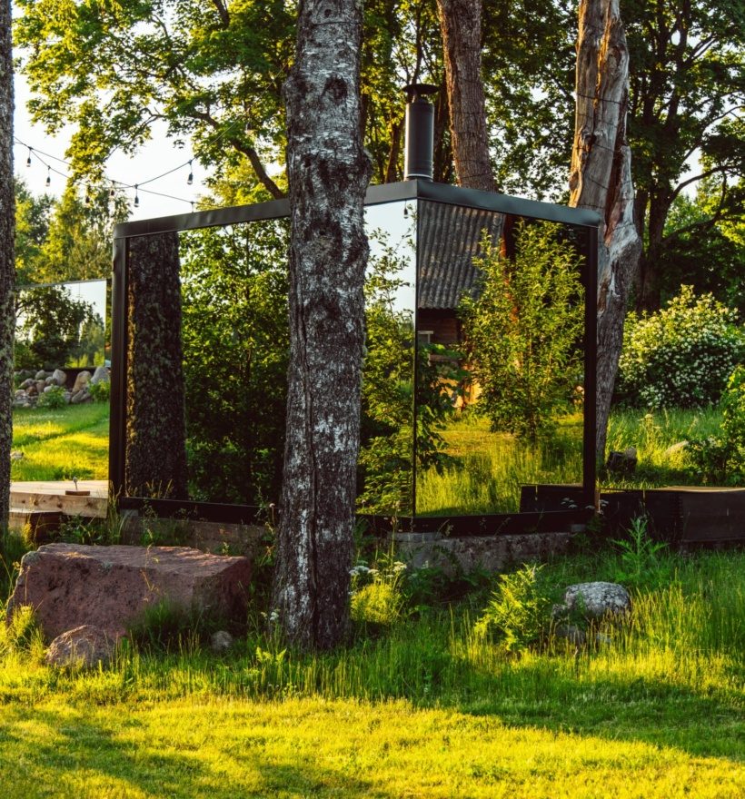 Medium – Prefab Glass Mirror Sauna by ÖÖD