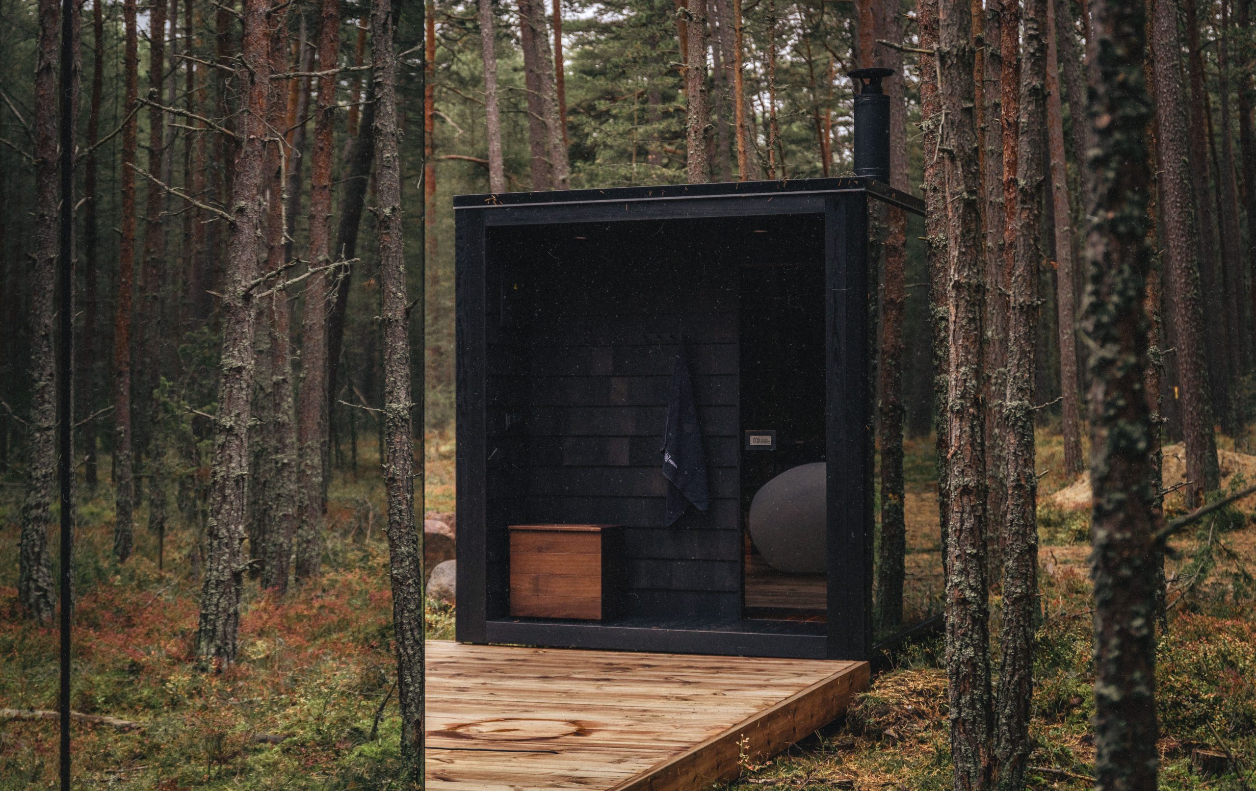 Mini – Tiny Prefab Mirror Sauna by ÖÖD